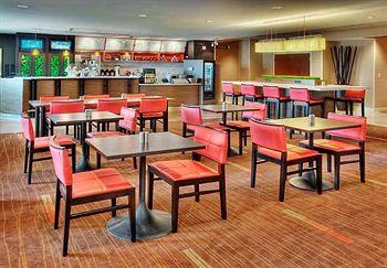 Courtyard By Marriott Ambassador Conference Center 3*