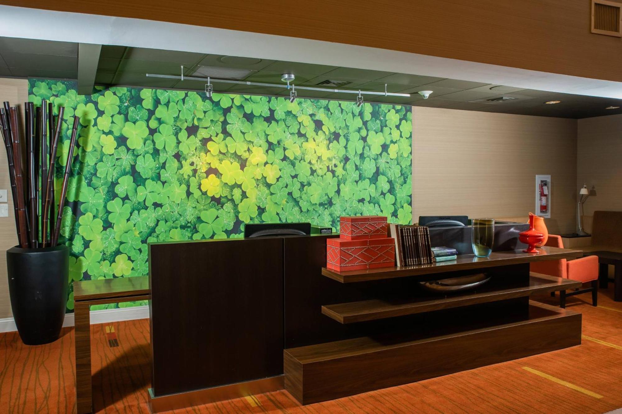 Courtyard By Marriott Ambassador Conference Center 3*