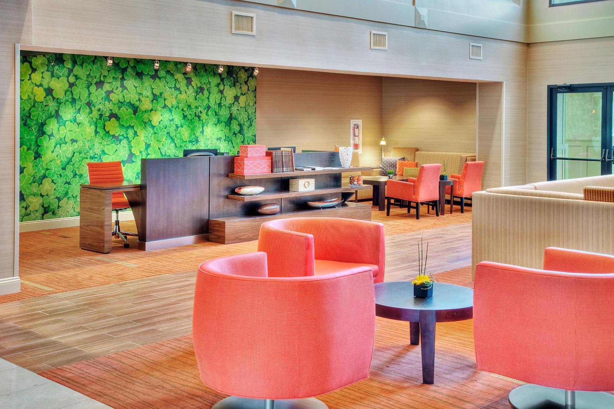 Hotel Courtyard By Marriott Ambassador Conference Center
