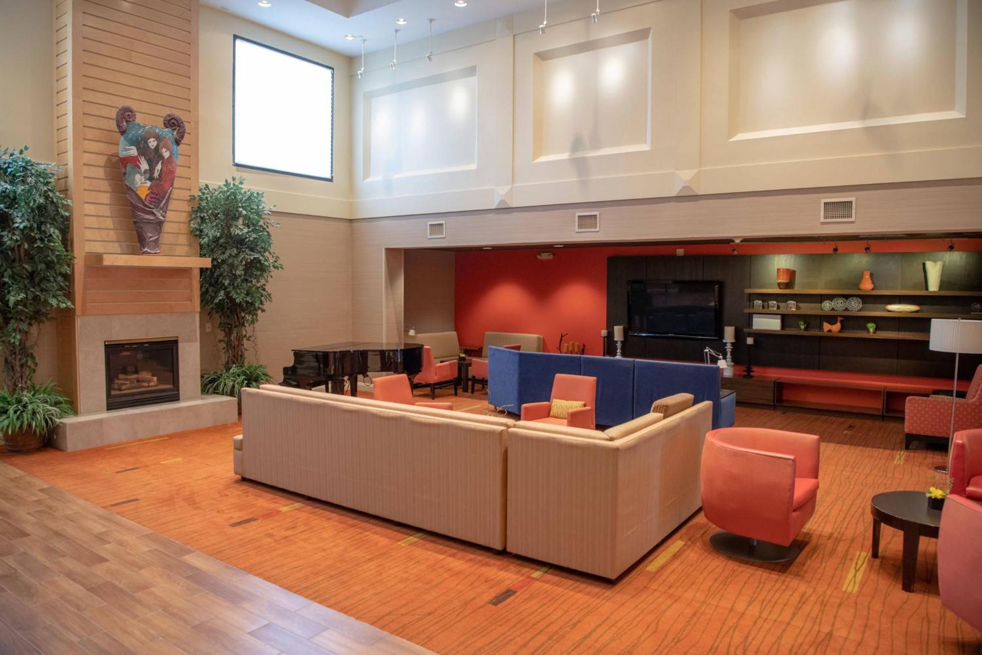 Hotel Courtyard By Marriott Ambassador Conference Center 3*