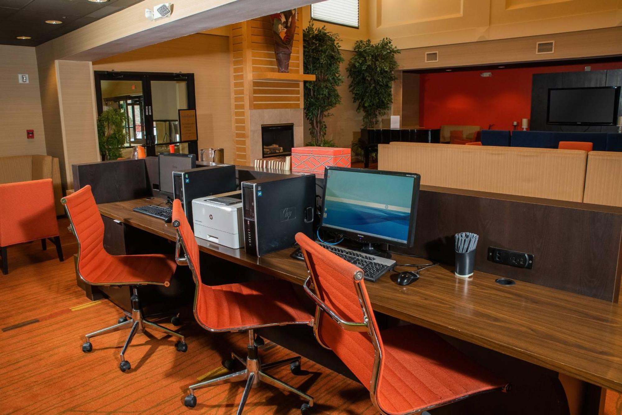Courtyard By Marriott Ambassador Conference Center Hotel 3*