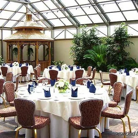 Courtyard By Marriott Erie Ambassador Conference Center 