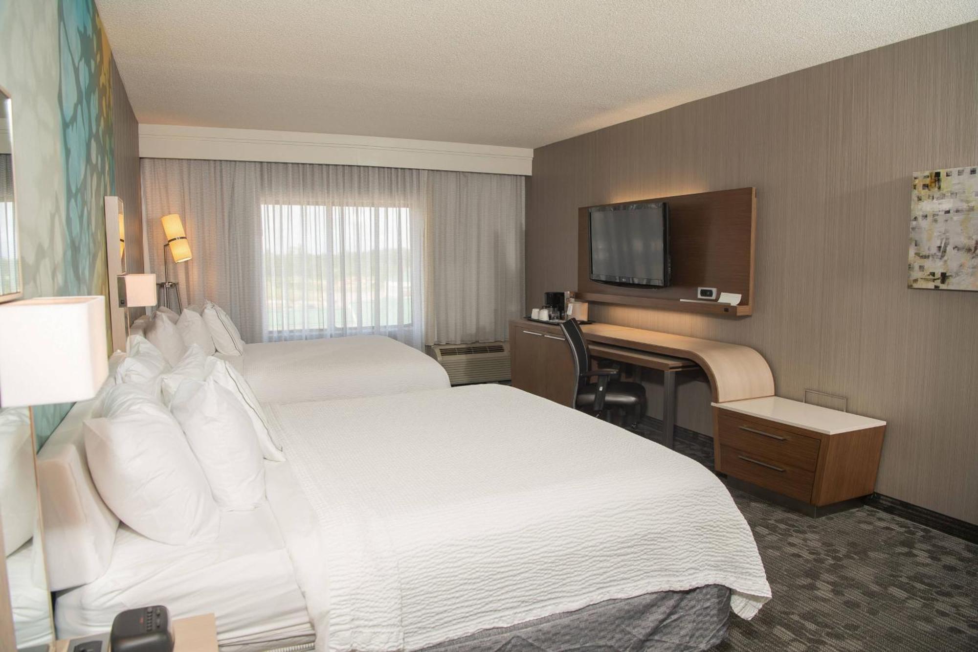 Hotel Courtyard By Marriott Erie Ambassador Conference Center Kearsarge