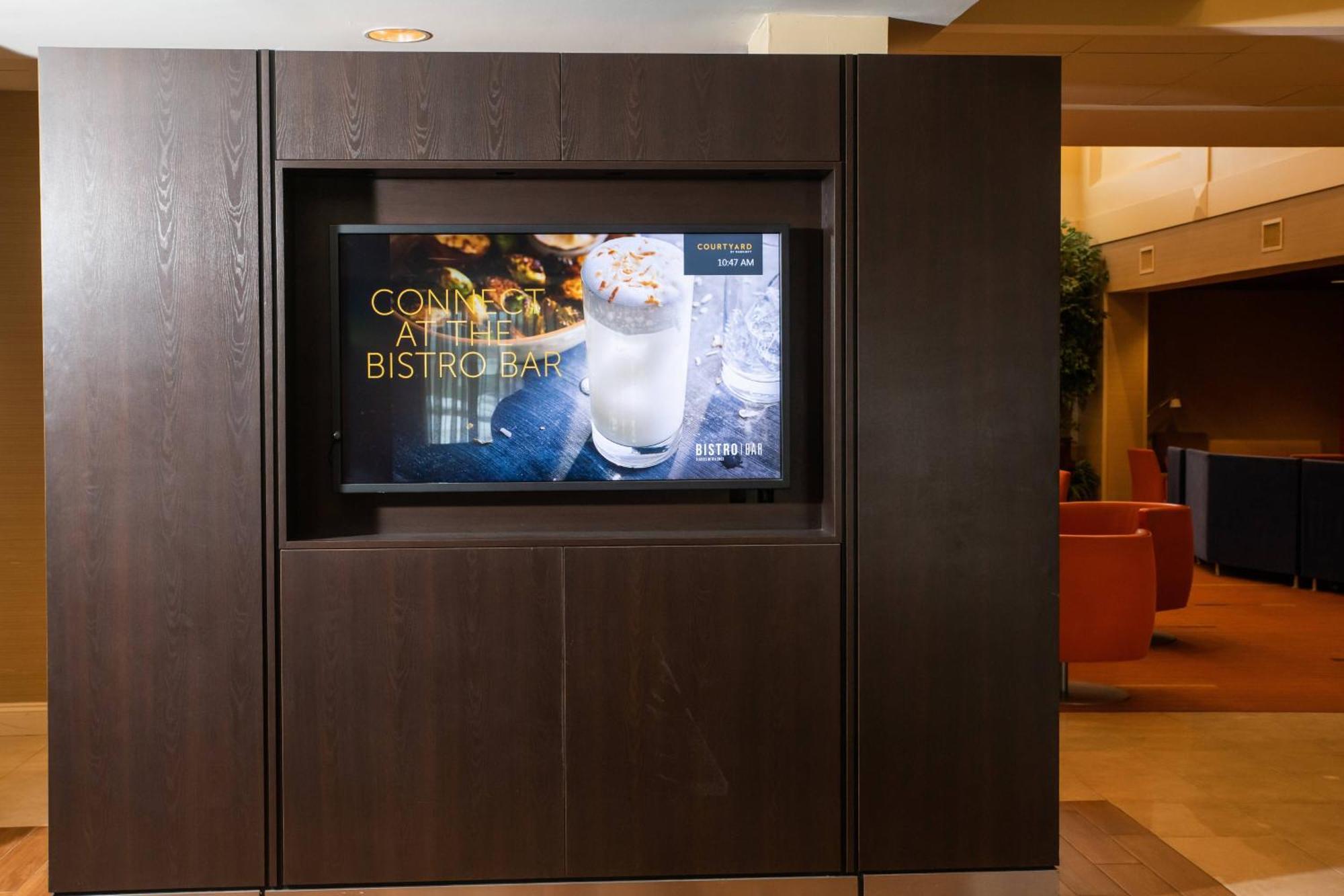 Hotel Courtyard By Marriott Ambassador Conference Center 3*