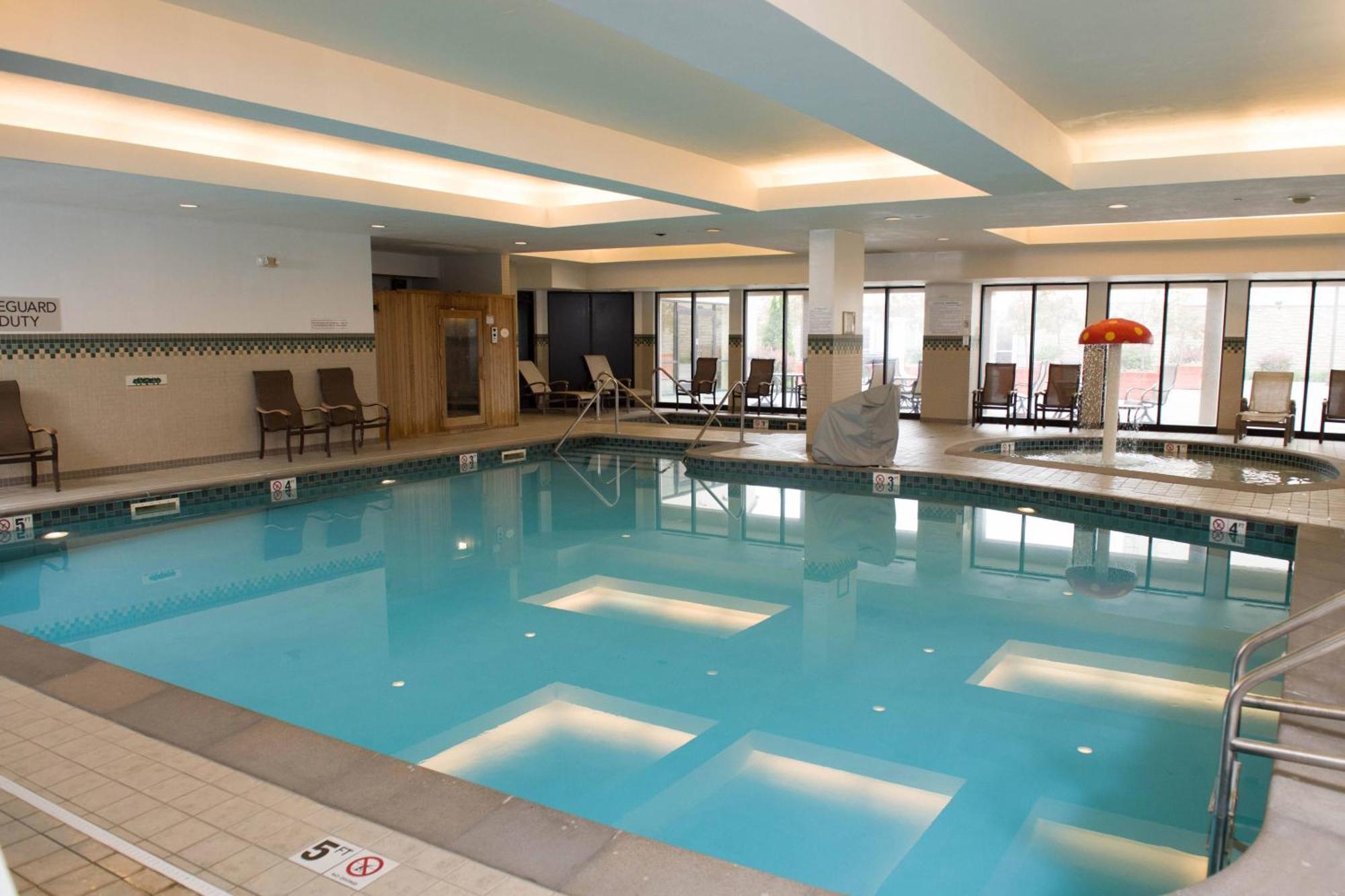 Courtyard By Marriott Ambassador Conference Center Hotel 3*