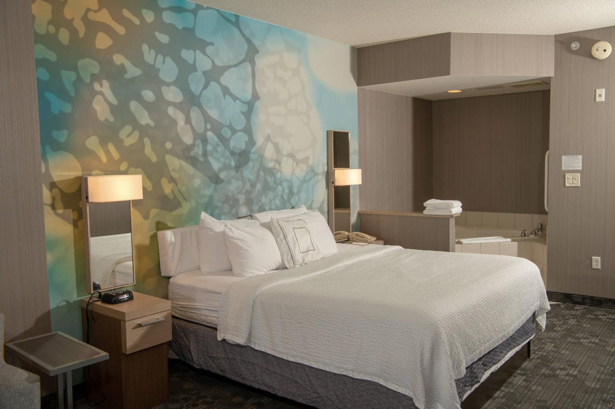 Courtyard By Marriott Ambassador Conference Center 3*