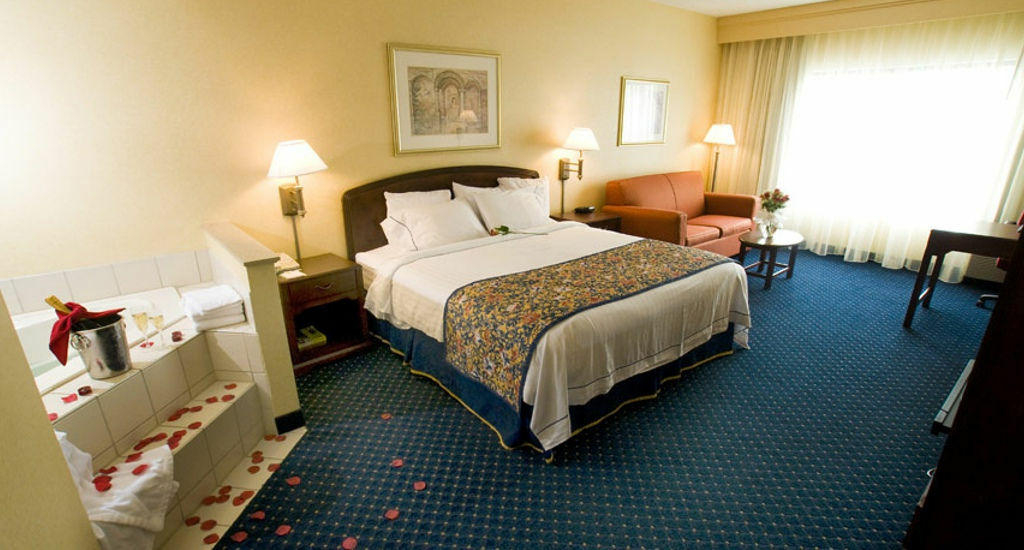 Courtyard By Marriott Ambassador Conference Center